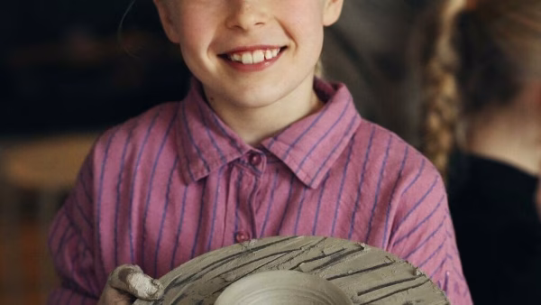 Kinderfeestje pottenbakken Brabant – creatief en origineel feestje bij Cozy Atelier